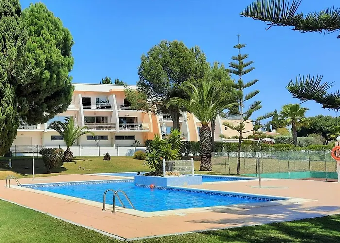 Armacao De Pera Brightness 2 With Pool By Homing