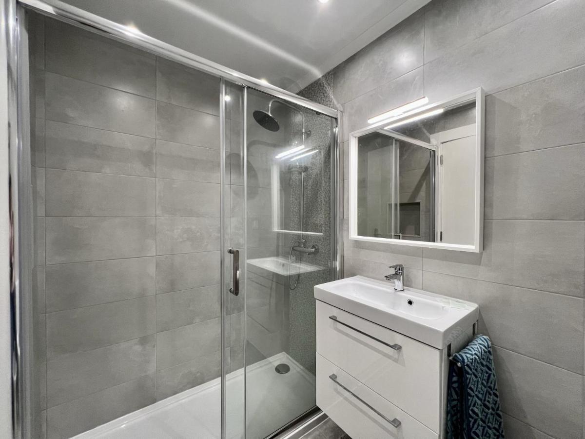 Apartment Brightness 2 With Pool By Homing *